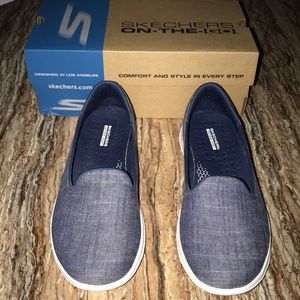 Skechers Amore Skimmer shoes Sz 9W Navy BRAND NEW